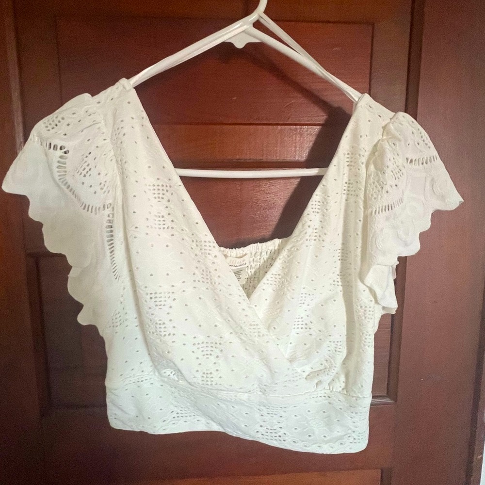 URBAN Romantics Crop Top - Picture 2 of 5
